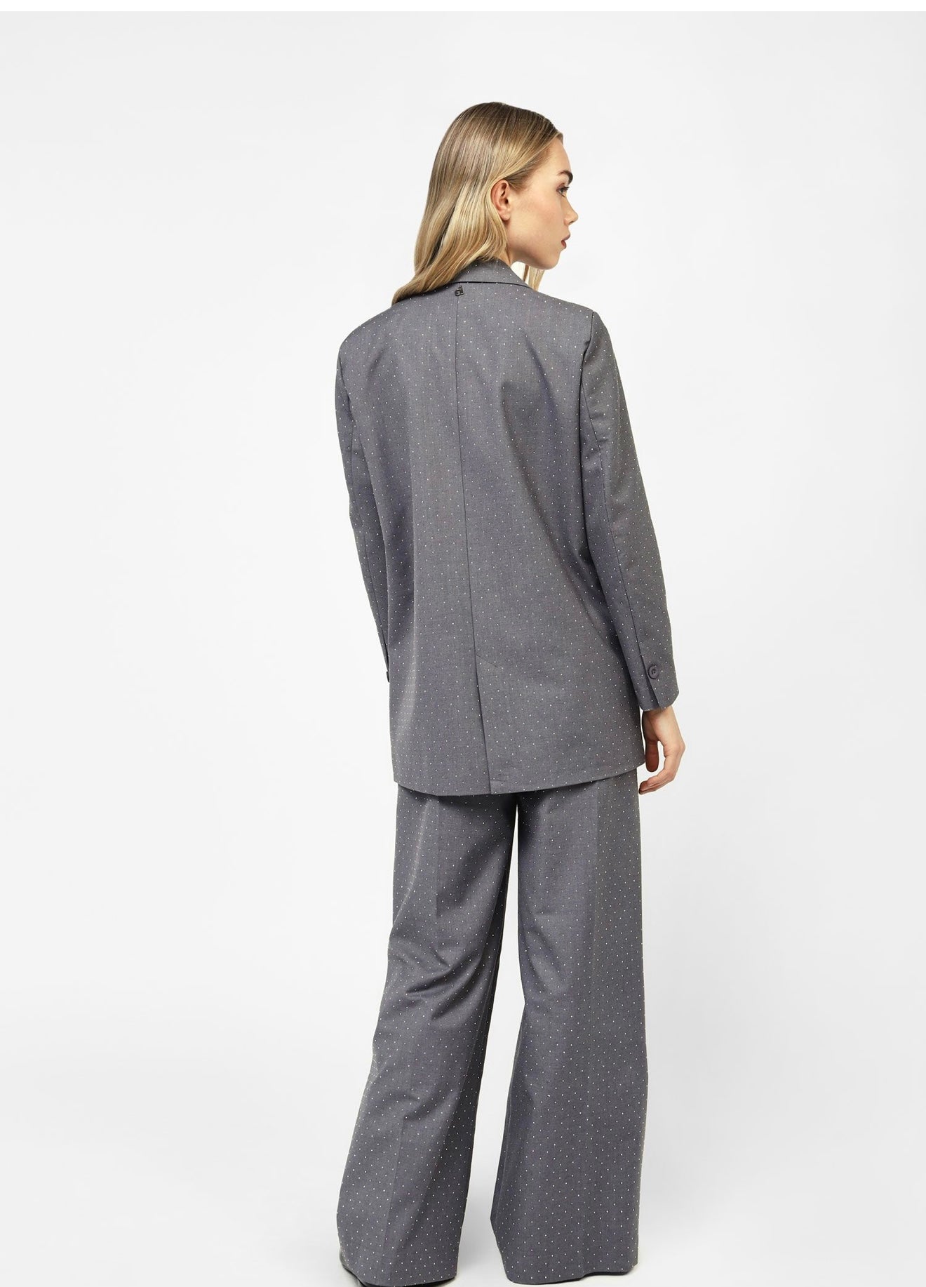 ELEGANT BLAZER AND TROUSERS SET WITH SPARKLE