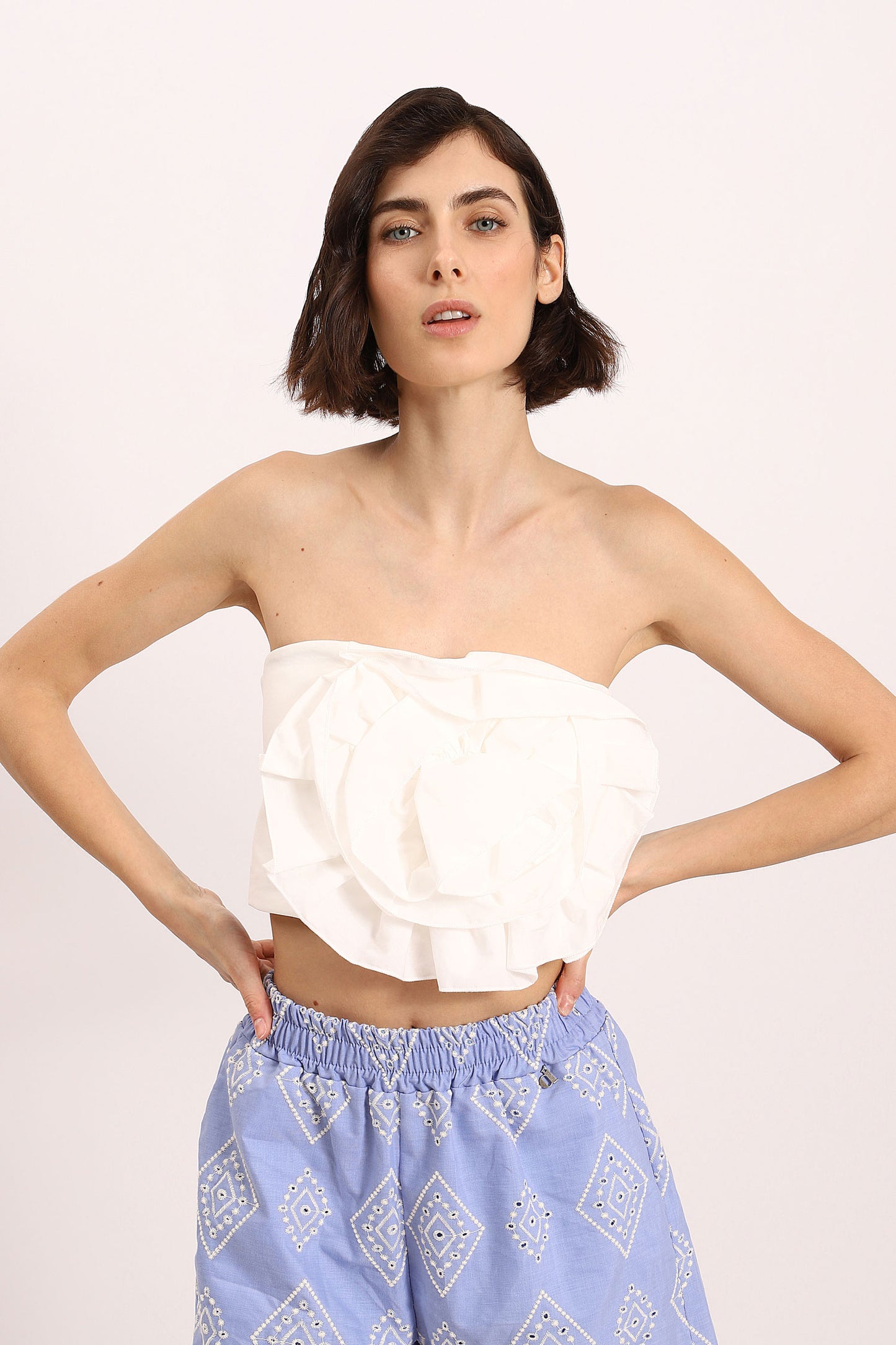 DIXIE Solid-Colour Crop Top with Floral Embellishment